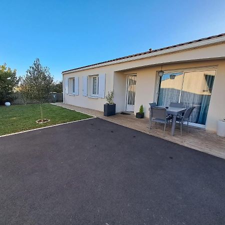 הוילה - Maison Capucine- Proche Centre D'Affaire Chauray, Jardin, Parking, Wifi Et Netflix, Ideal Voyage D'Affaire, Familles, Ou Simple Escapade מראה חיצוני תמונה