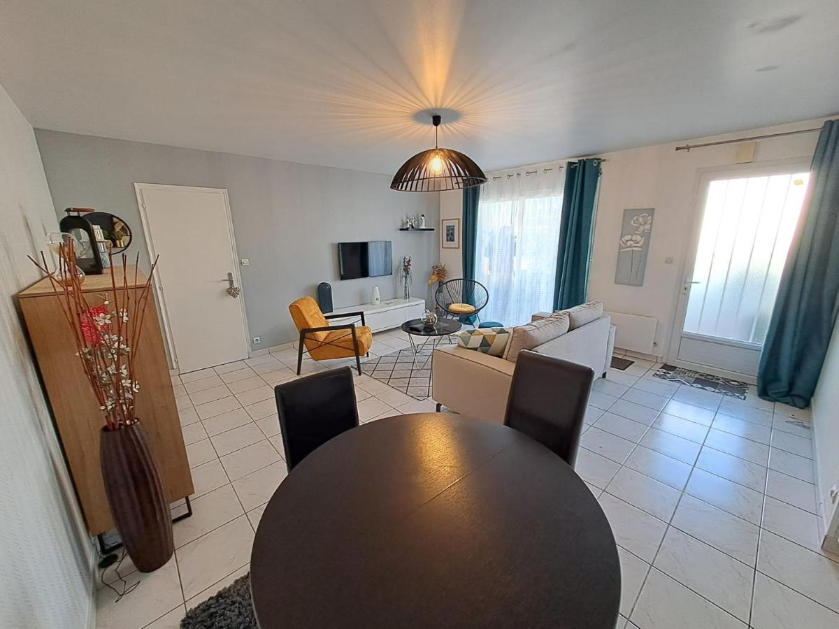 הוילה - Maison Capucine- Proche Centre D'Affaire Chauray, Jardin, Parking, Wifi Et Netflix, Ideal Voyage D'Affaire, Familles, Ou Simple Escapade מראה חיצוני תמונה