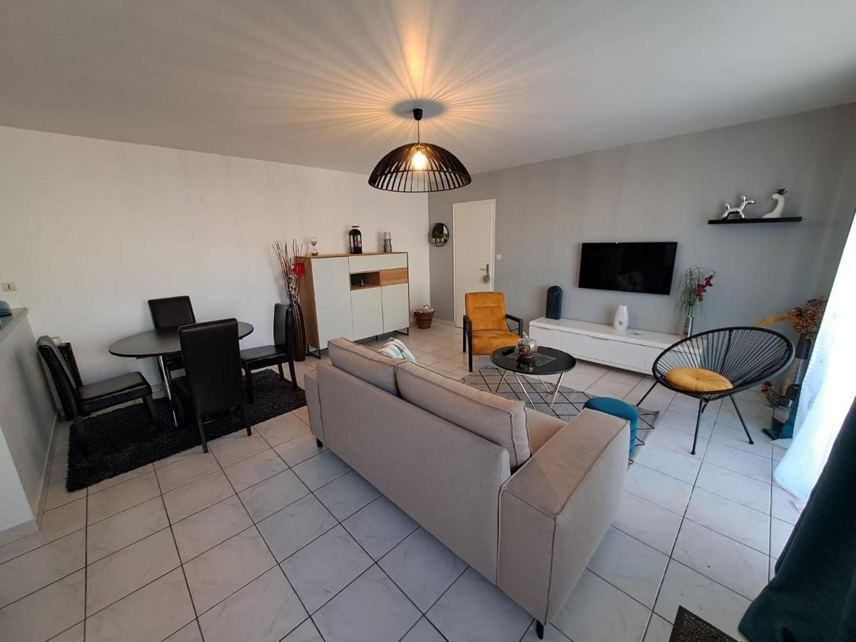 הוילה - Maison Capucine- Proche Centre D'Affaire Chauray, Jardin, Parking, Wifi Et Netflix, Ideal Voyage D'Affaire, Familles, Ou Simple Escapade מראה חיצוני תמונה