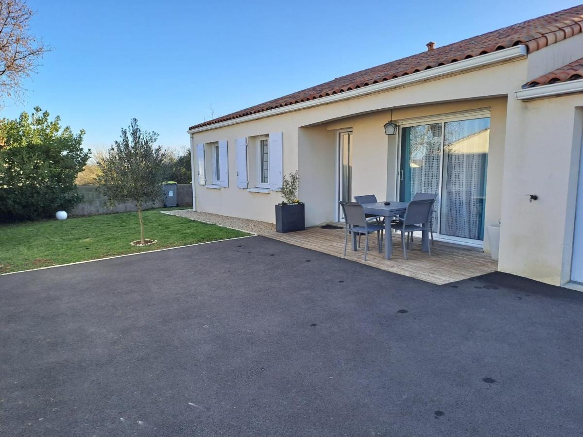 הוילה - Maison Capucine- Proche Centre D'Affaire Chauray, Jardin, Parking, Wifi Et Netflix, Ideal Voyage D'Affaire, Familles, Ou Simple Escapade מראה חיצוני תמונה