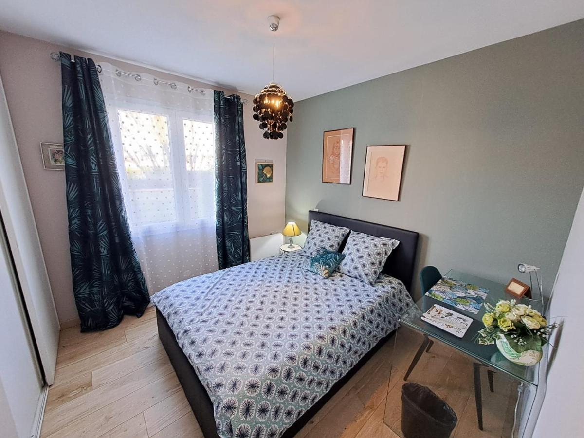 הוילה - Maison Capucine- Proche Centre D'Affaire Chauray, Jardin, Parking, Wifi Et Netflix, Ideal Voyage D'Affaire, Familles, Ou Simple Escapade מראה חיצוני תמונה